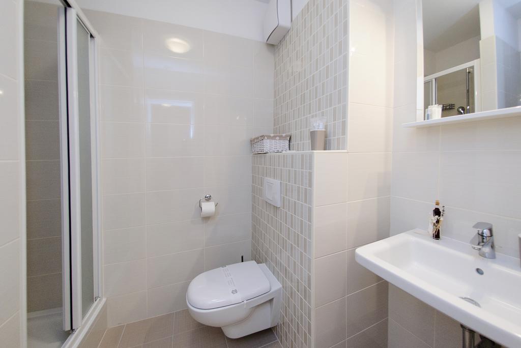 Apartment Marcela With Private Parking Spalato Esterno foto