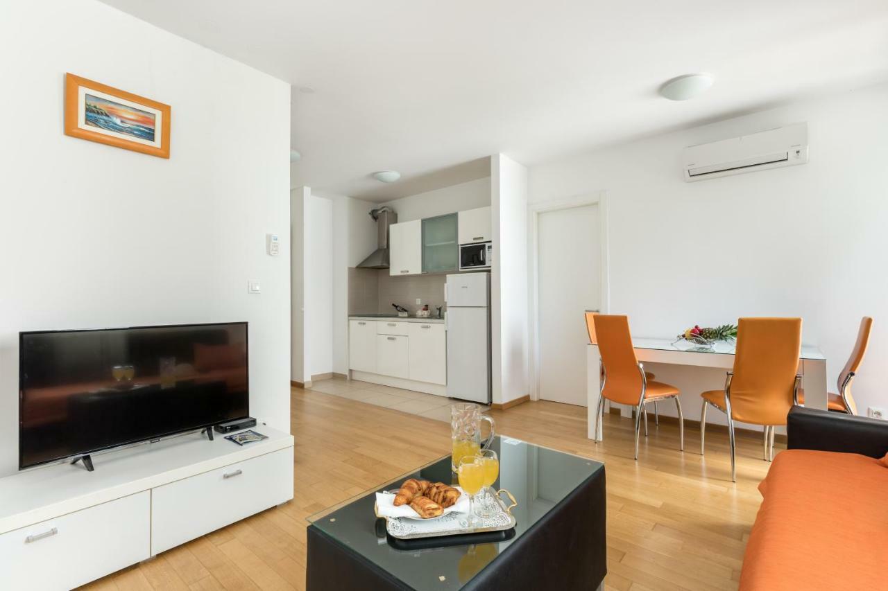 Apartment Marcela With Private Parking Spalato Esterno foto